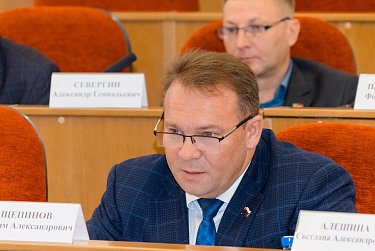 Соцподдержка, выборы, такси… Депутаты внесли изменения в областные законы